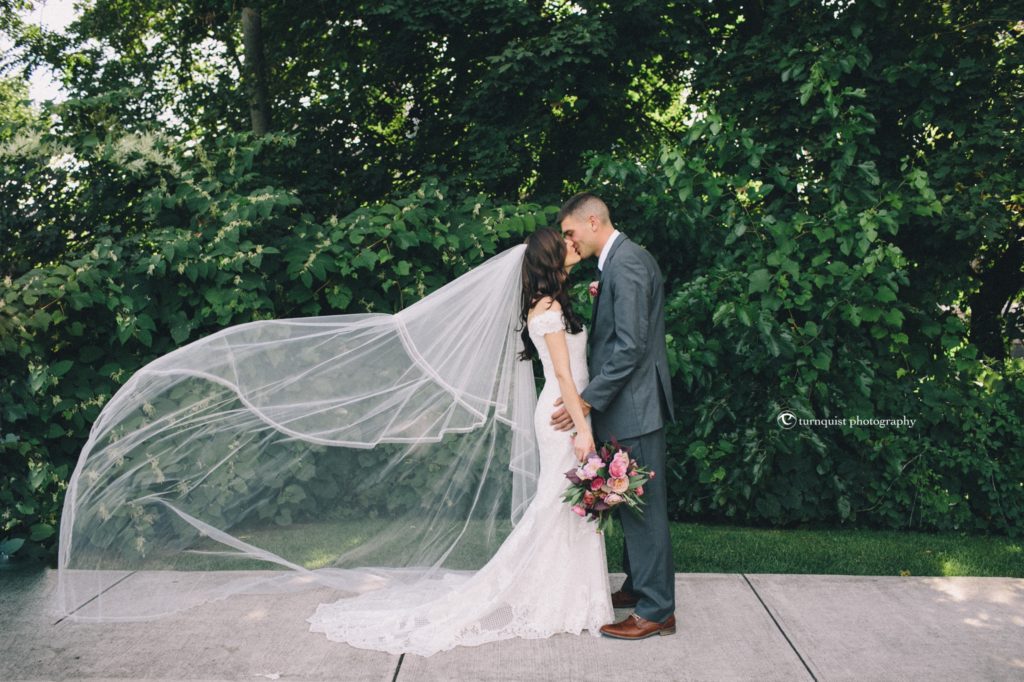 Bridal Portraits with veil and wedding bouquet | Roundhouse Beacon wedding | wedding venues in Hudson Valley | Upstate NY wedding photographer | outdoor wedding and wedding flowers
